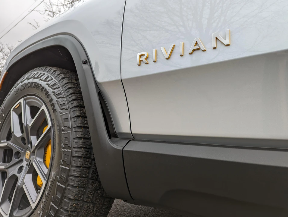 2022 Rivian R1T - Image 23 of 31