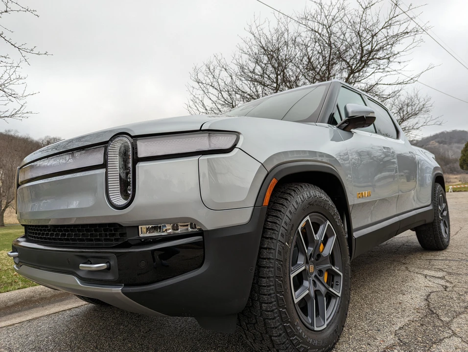 2022 Rivian R1T - Image 7 of 31