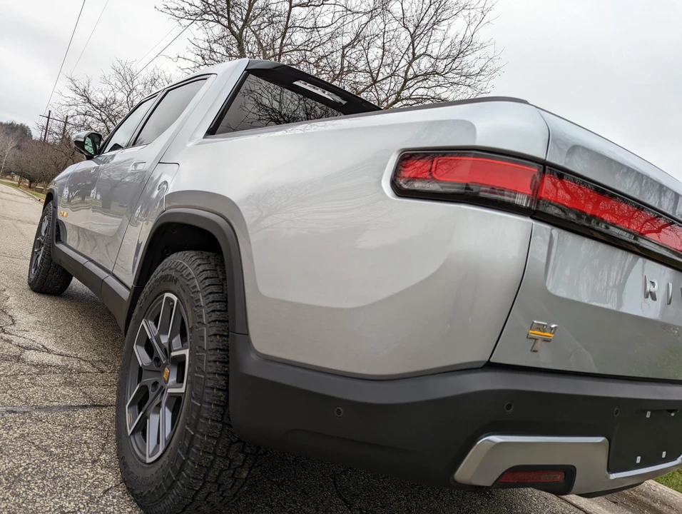 2022 Rivian R1T - Image 30 of 31