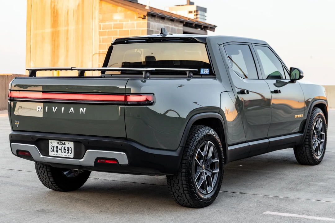 2022 Rivian R1T - Image 4 of 31