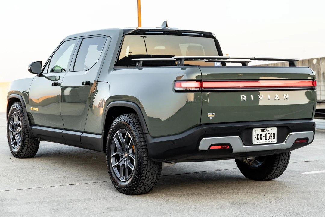 2022 Rivian R1T - Image 7 of 31