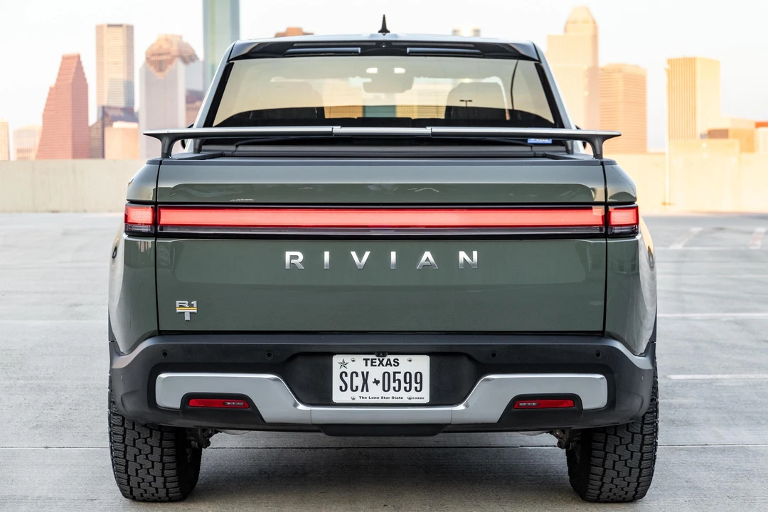 2022 Rivian R1T - Image 5 of 31