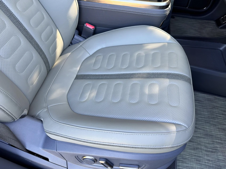2022 Rivian R1T - Image 31 of 31