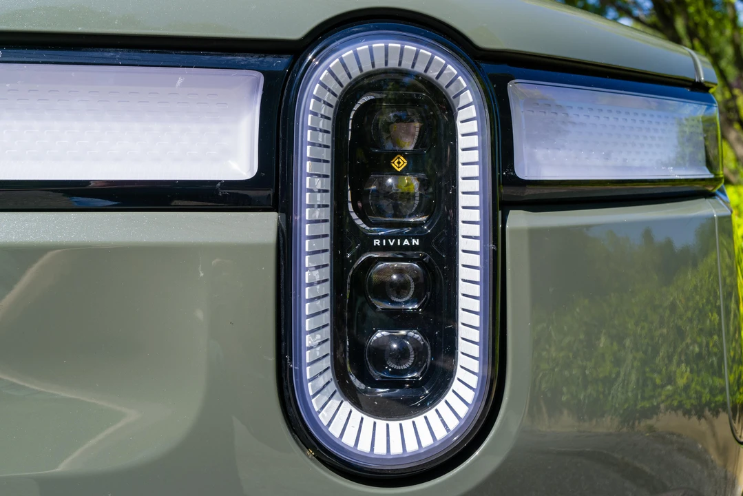 2022 Rivian R1T - Image 9 of 31