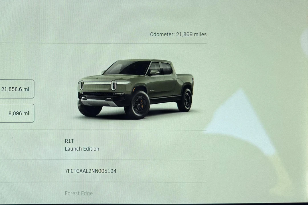 2022 Rivian R1T - Image 27 of 31