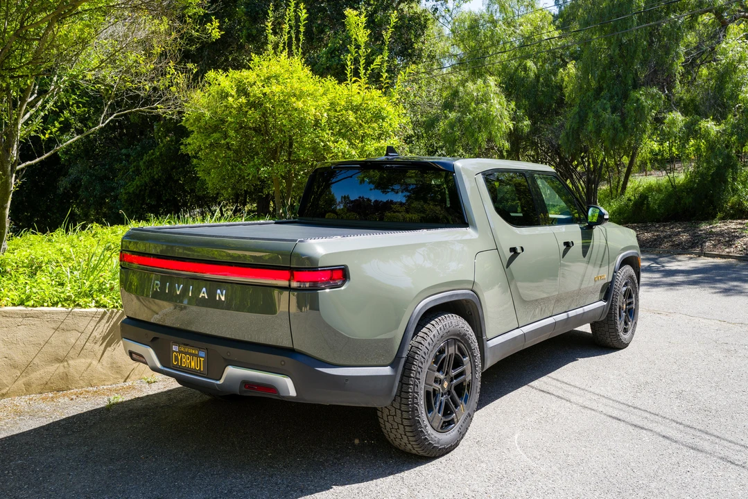 2022 Rivian R1T - Image 7 of 31