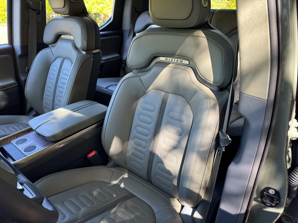 2022 Rivian R1T - Image 28 of 31