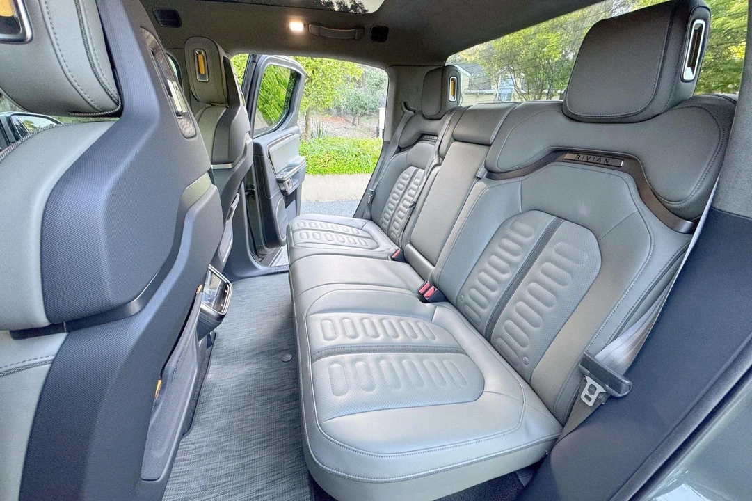 2022 Rivian R1T - Image 26 of 31