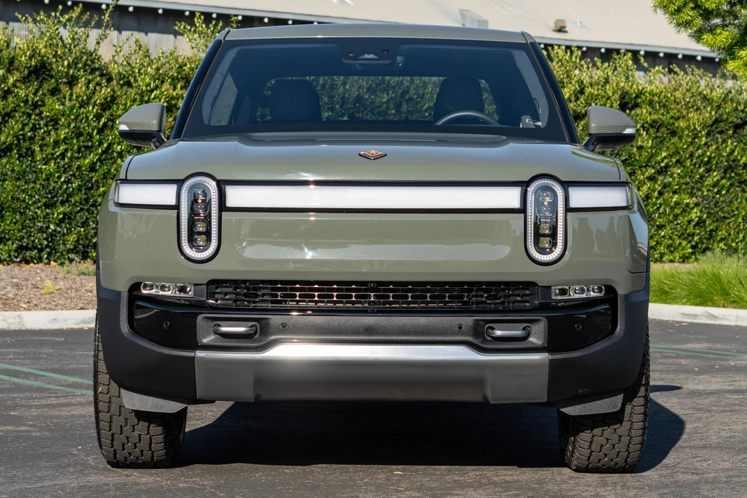 2022 Rivian R1T - Image 2 of 31