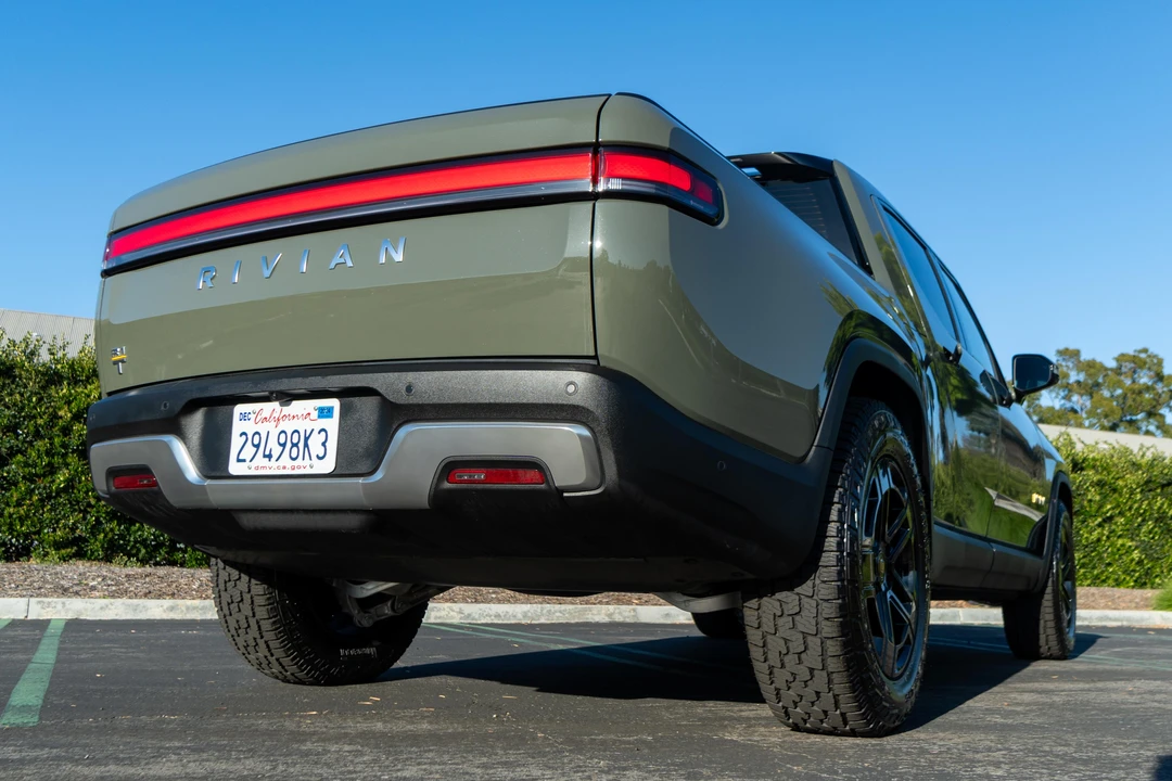 2022 Rivian R1T - Image 9 of 31