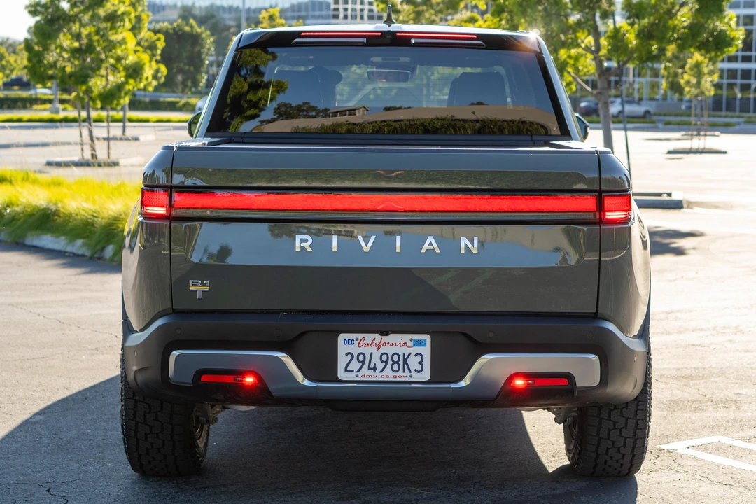 2022 Rivian R1T - Image 5 of 31