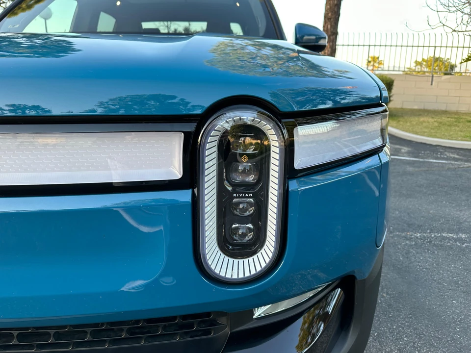 2022 Rivian R1T - Image 13 of 31