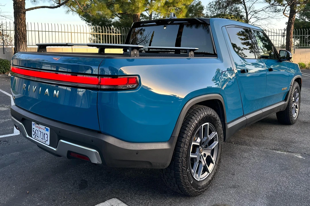2022 Rivian R1T - Image 4 of 31