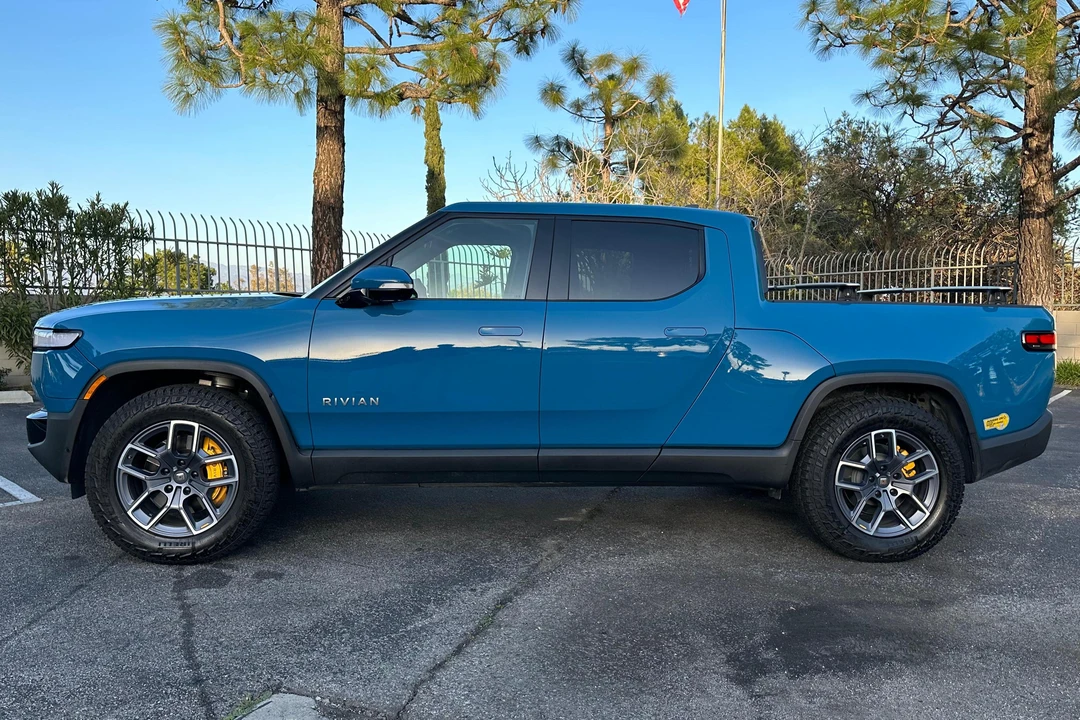 2022 Rivian R1T - Image 3 of 31