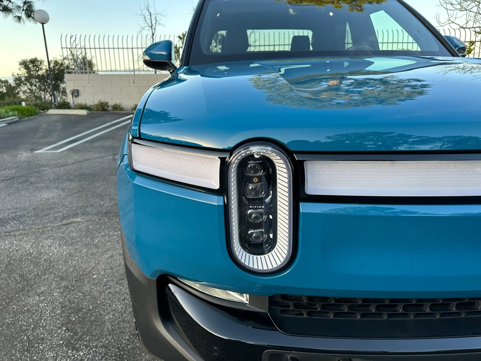 2022 Rivian R1T - Image 11 of 31