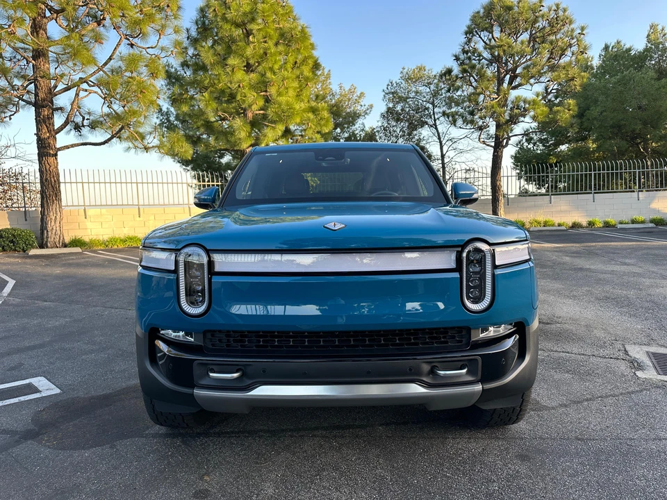 2022 Rivian R1T - Image 6 of 31