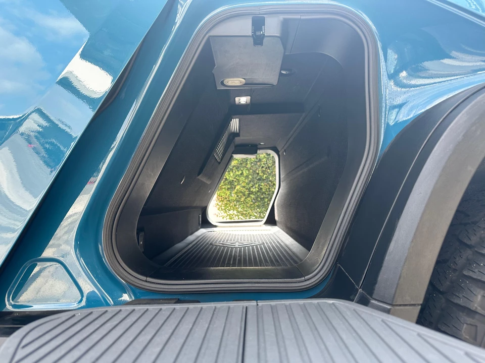 2022 Rivian R1T - Image 17 of 31
