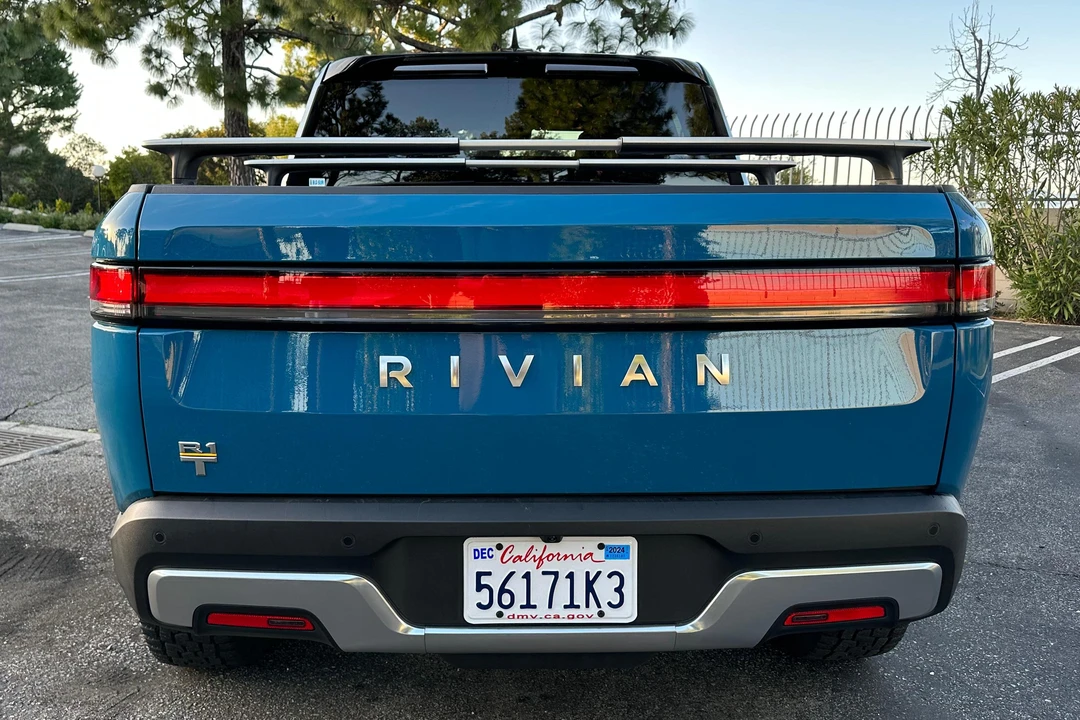 2022 Rivian R1T - Image 5 of 31