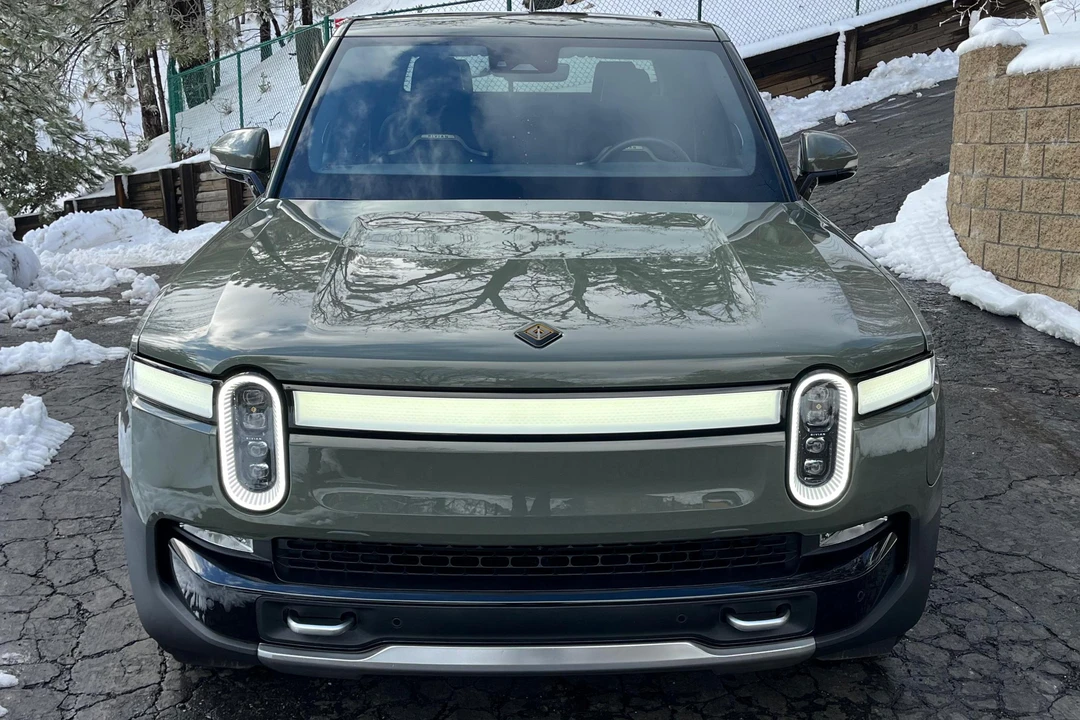 2022 Rivian R1T - Image 2 of 31