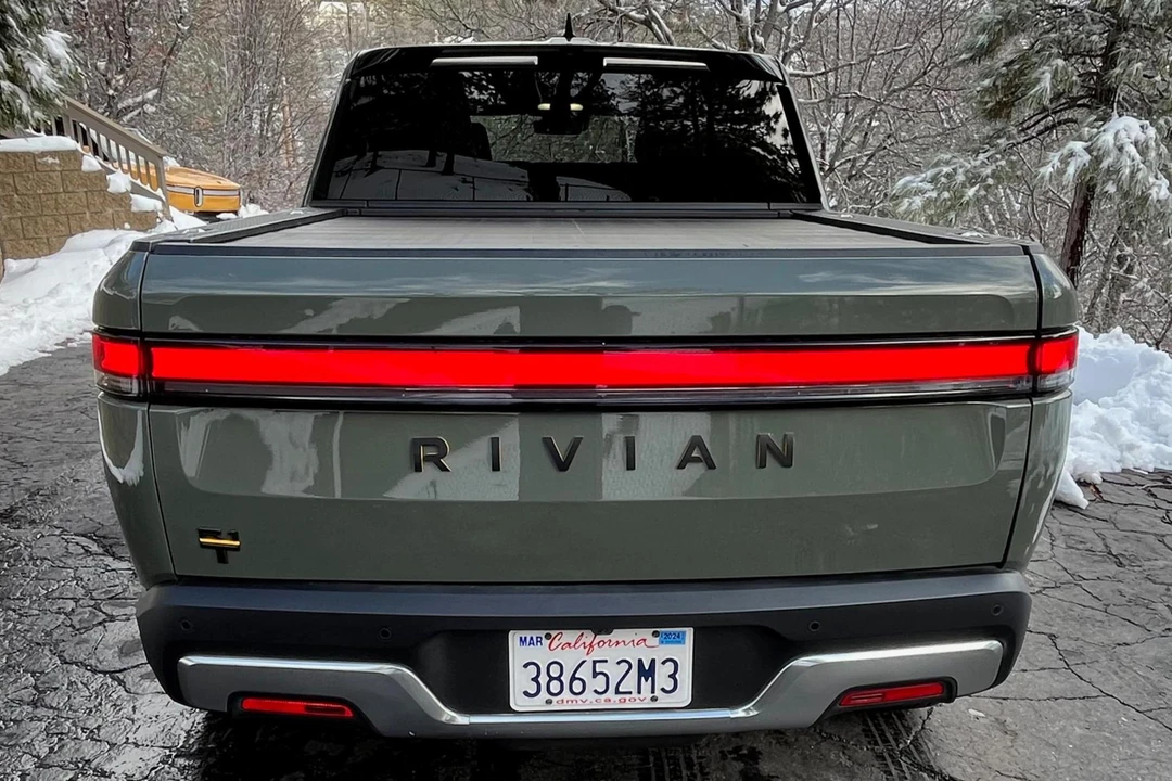 2022 Rivian R1T - Image 5 of 31