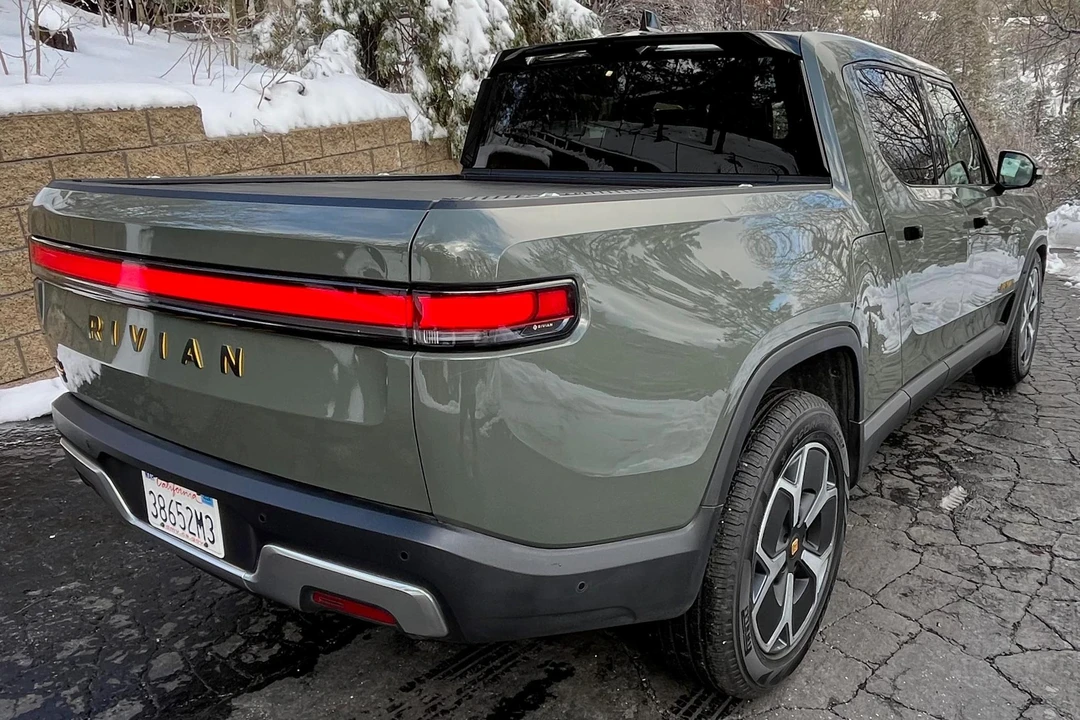 2022 Rivian R1T - Image 4 of 31