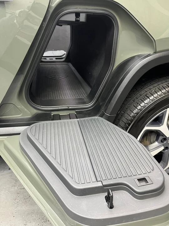 2022 Rivian R1T - Image 14 of 31