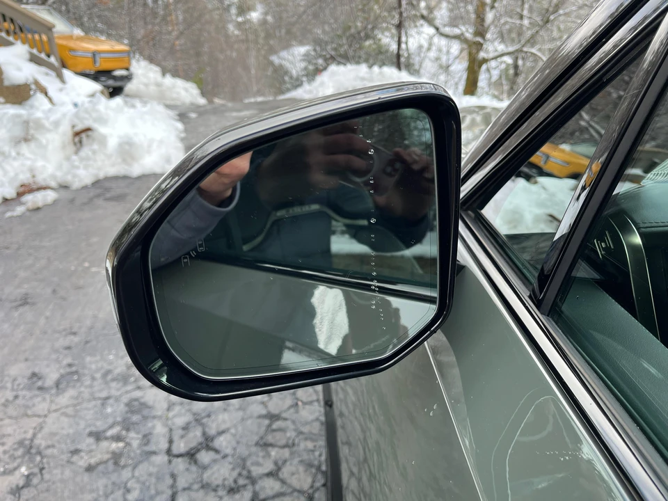 2022 Rivian R1T - Image 12 of 31