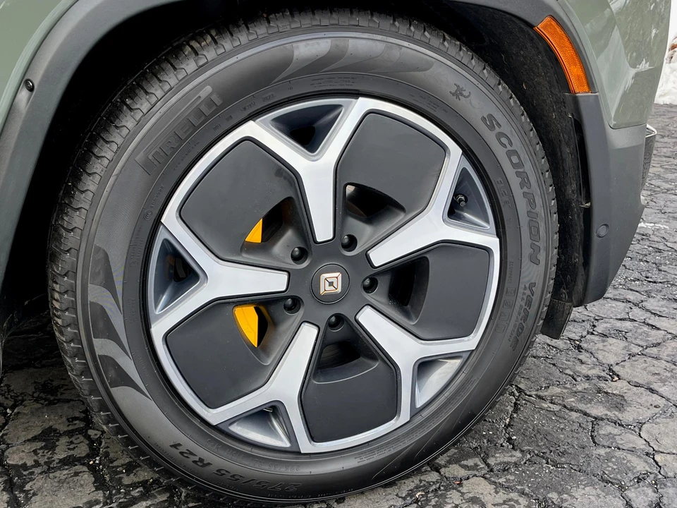 2022 Rivian R1T - Image 30 of 31