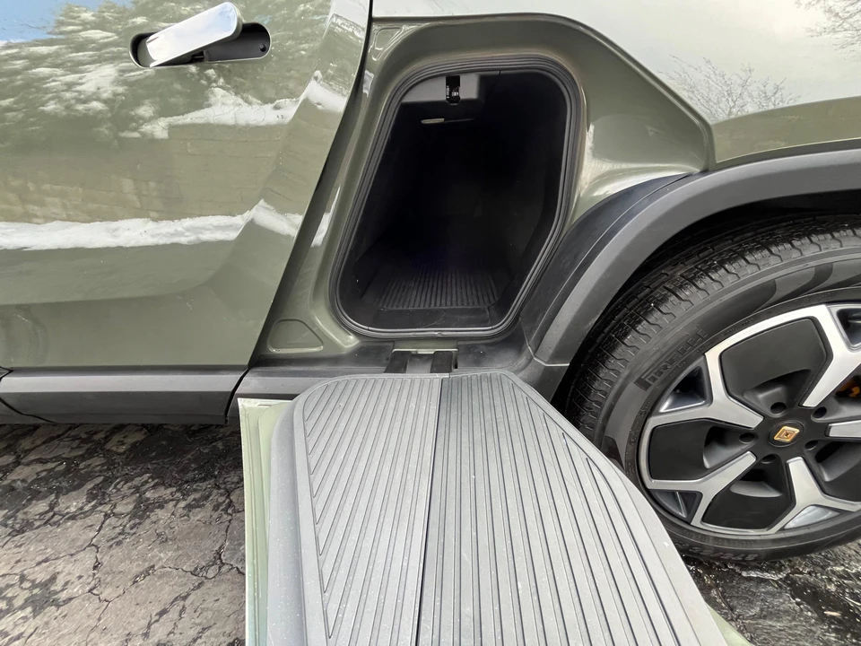 2022 Rivian R1T - Image 13 of 31