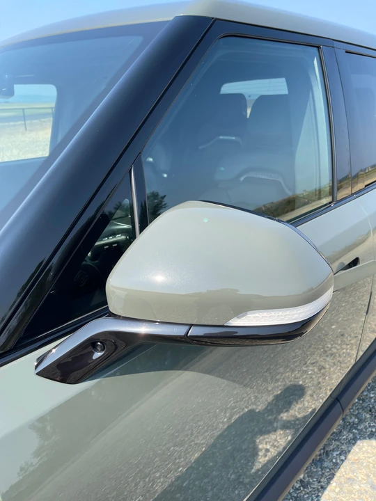 2022 Rivian R1T - Image 11 of 31