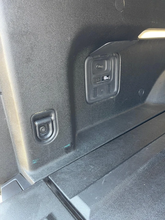 2022 Rivian R1T - Image 17 of 31