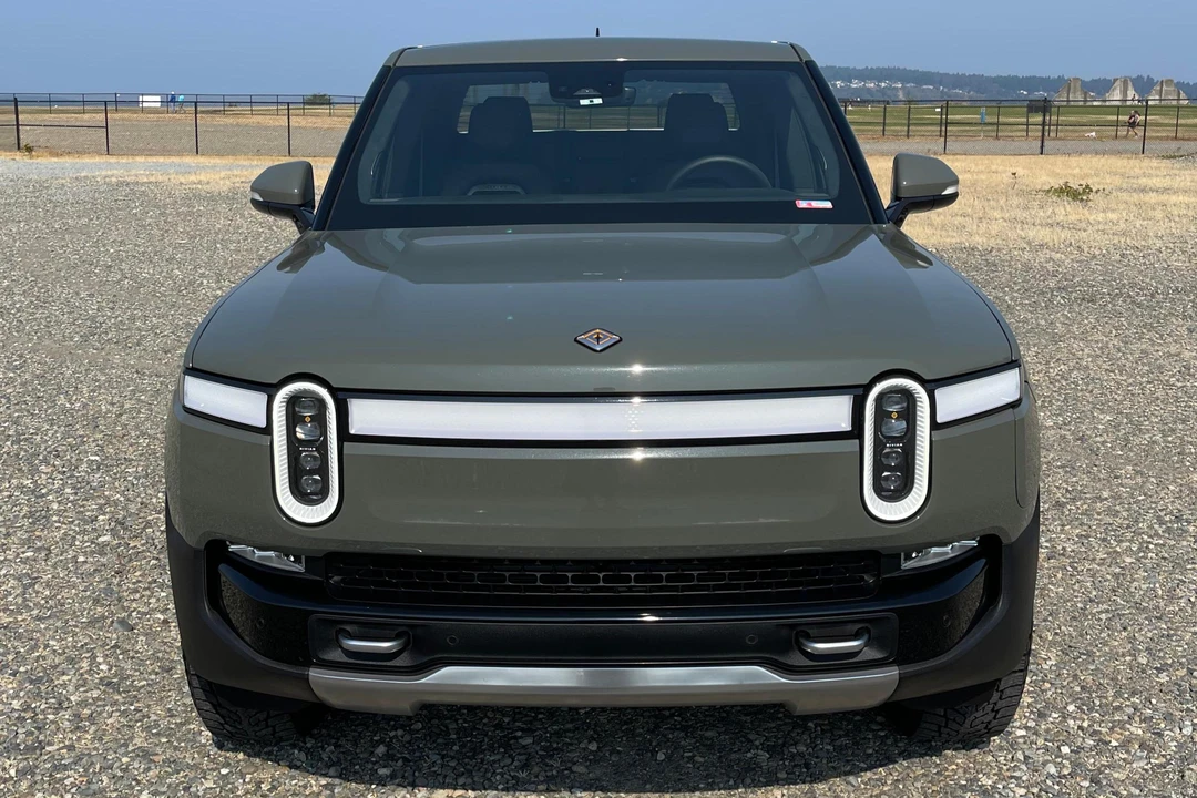 2022 Rivian R1T - Image 2 of 31
