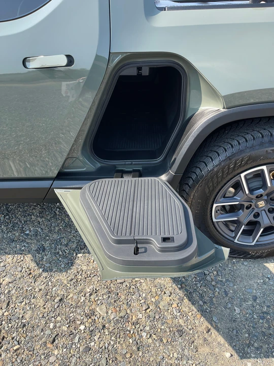 2022 Rivian R1T - Image 13 of 31