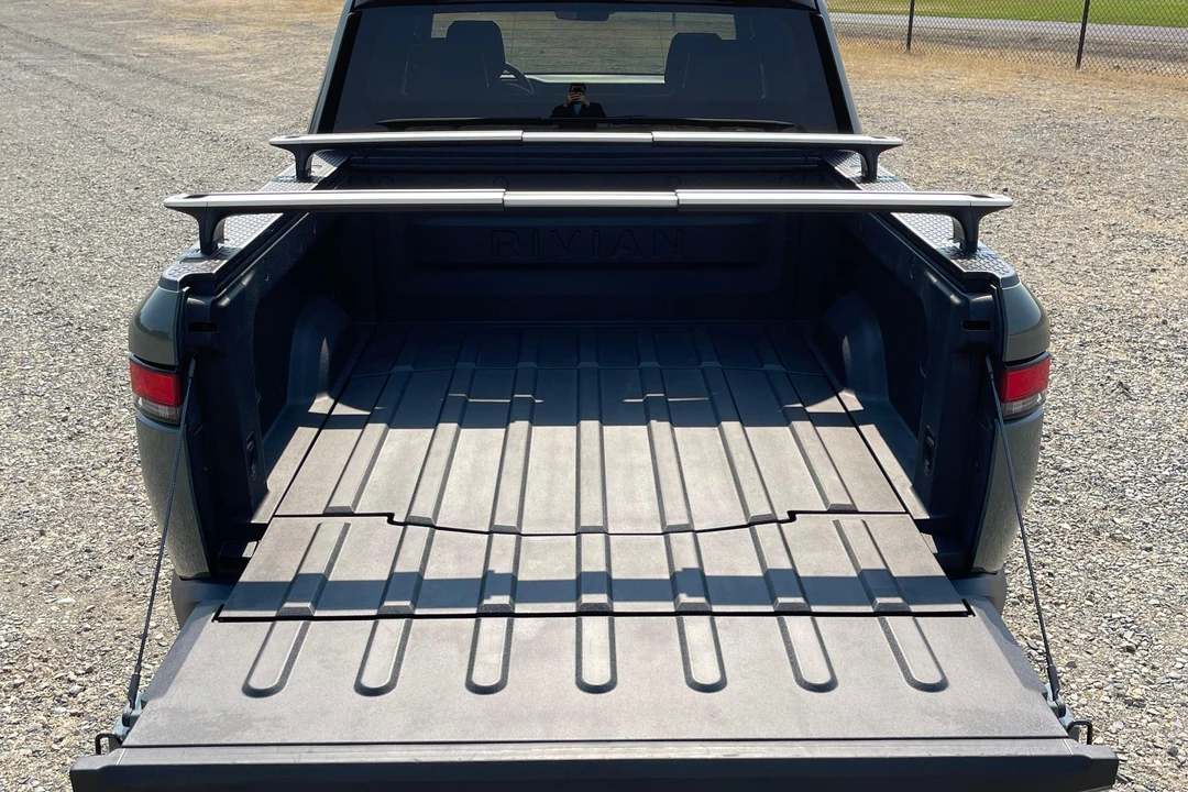 2022 Rivian R1T - Image 16 of 31