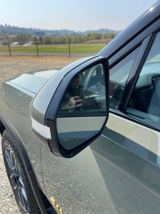 2022 Rivian R1T - Image 12 of 31