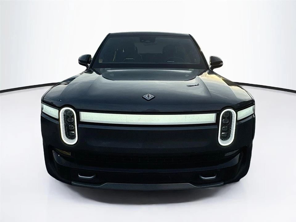 2022 Rivian R1T - Image 2 of 15