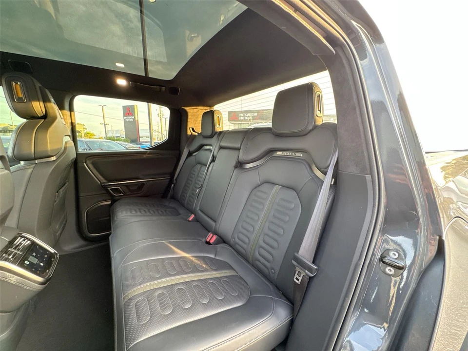 2022 Rivian R1T - Image 13 of 15