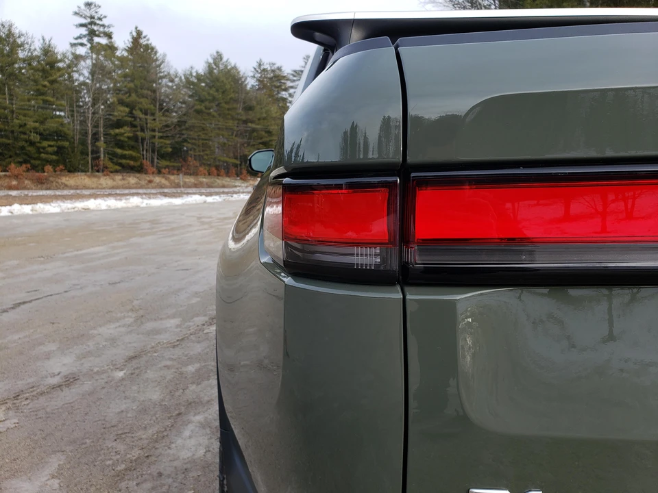 2022 Rivian R1T - Image 28 of 31