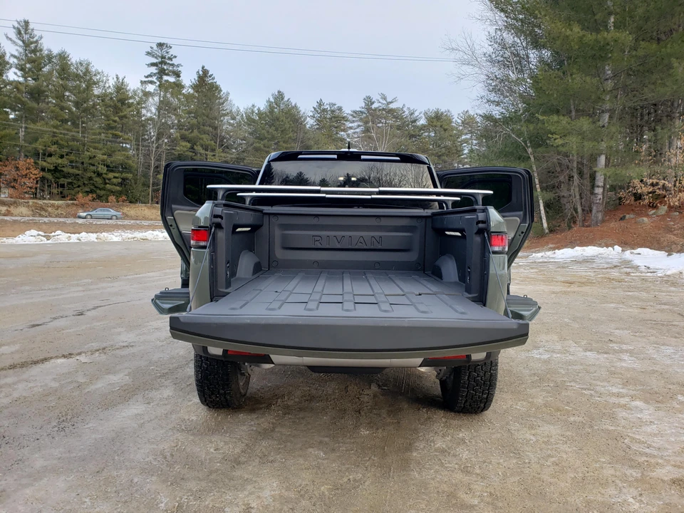 2022 Rivian R1T - Image 14 of 31
