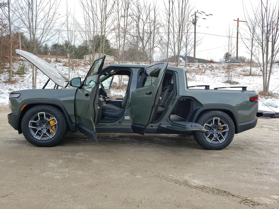 2022 Rivian R1T - Image 11 of 31