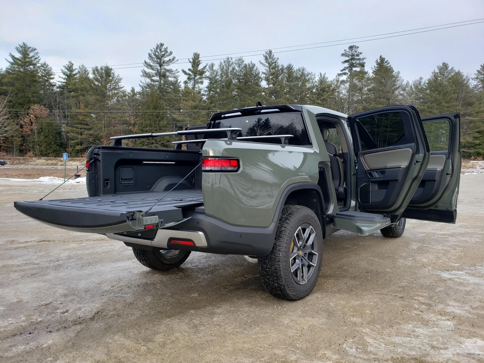 2022 Rivian R1T - Image 15 of 31