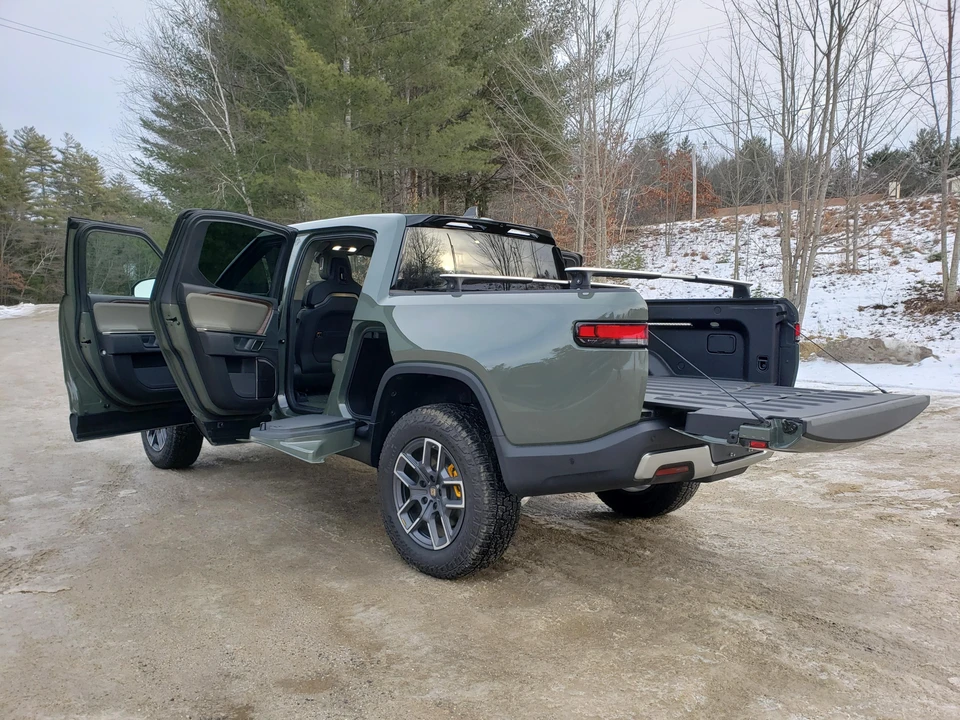 2022 Rivian R1T - Image 13 of 31