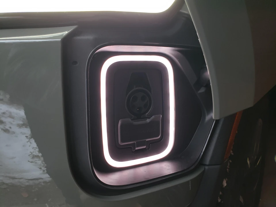 2022 Rivian R1T - Image 21 of 31