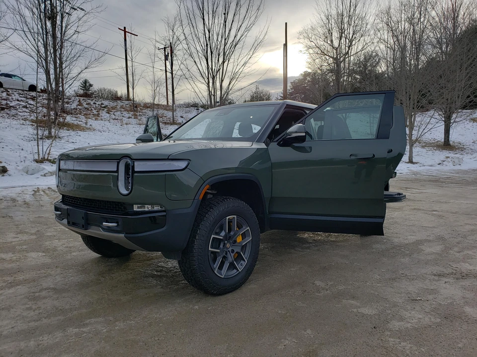 2022 Rivian R1T - Image 10 of 31