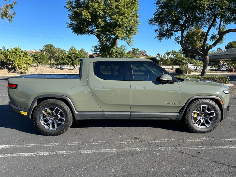 2022 Rivian R1T - Image 18 of 31