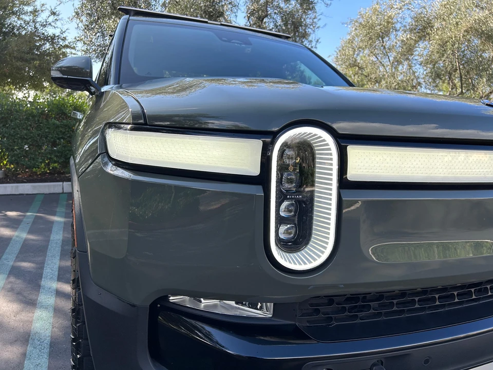 2022 Rivian R1T - Image 24 of 31