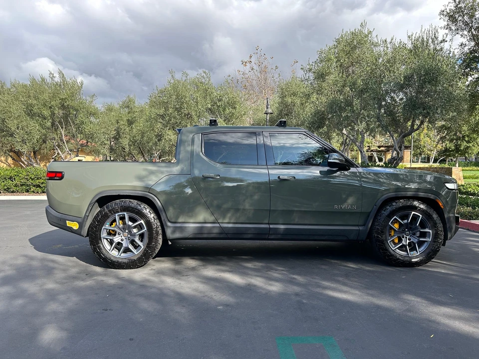 2022 Rivian R1T - Image 19 of 31
