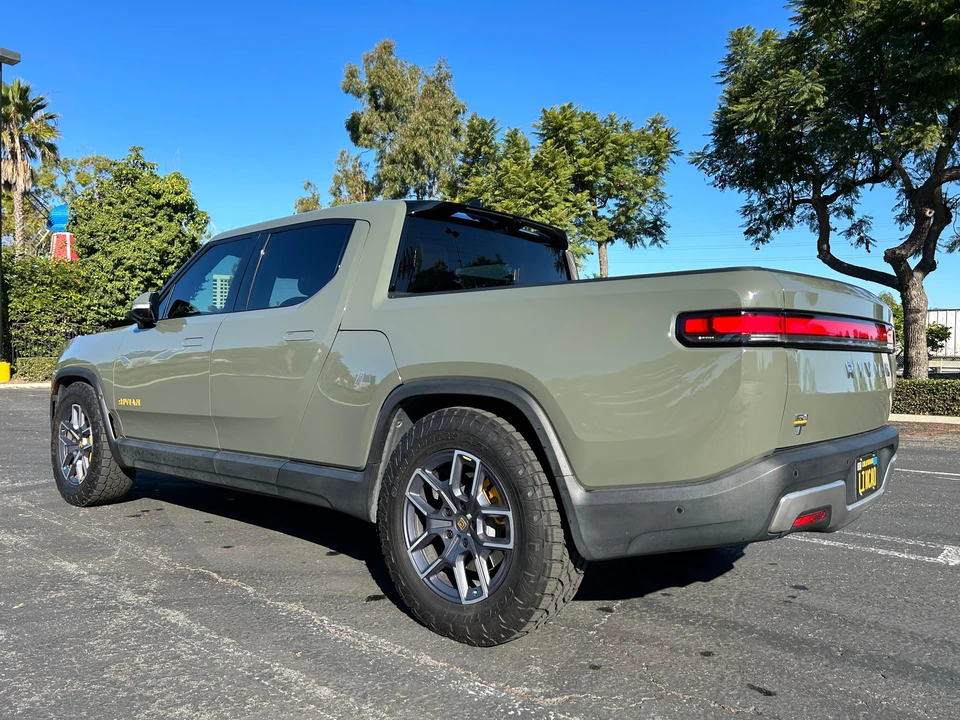 2022 Rivian R1T - Image 13 of 31