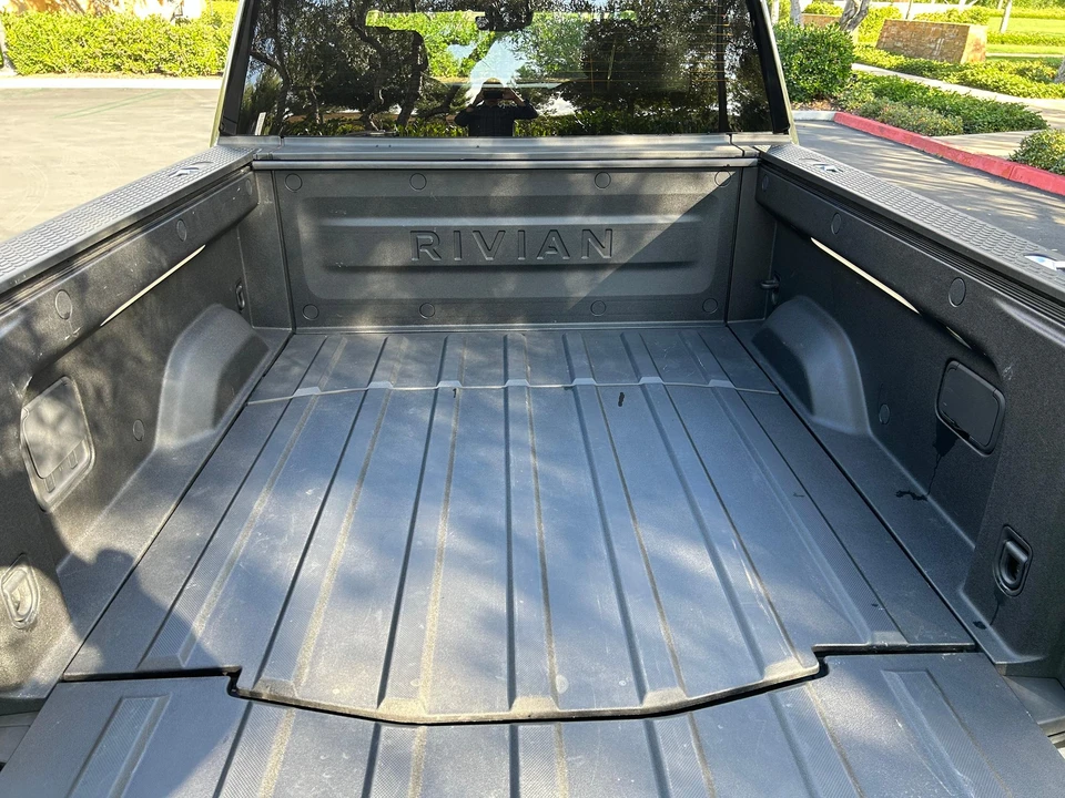 2022 Rivian R1T - Image 31 of 31
