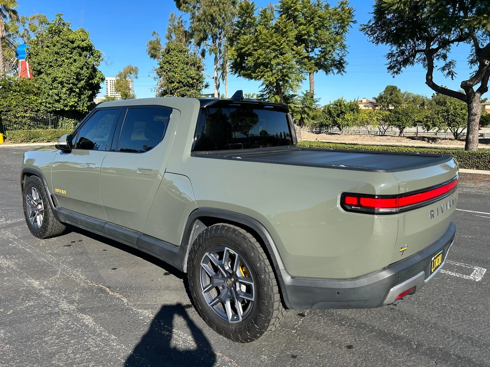 2022 Rivian R1T - Image 12 of 31